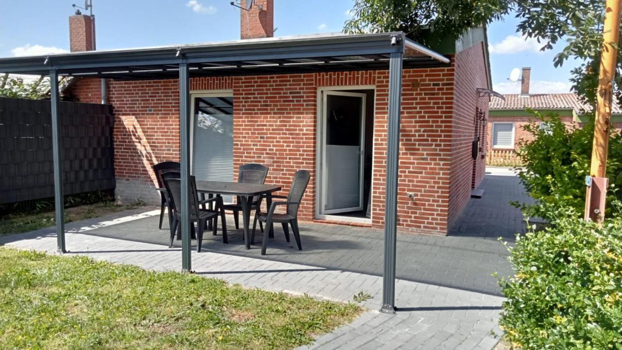 Ferienhaus Am Binnenhafen Emden Esterno foto